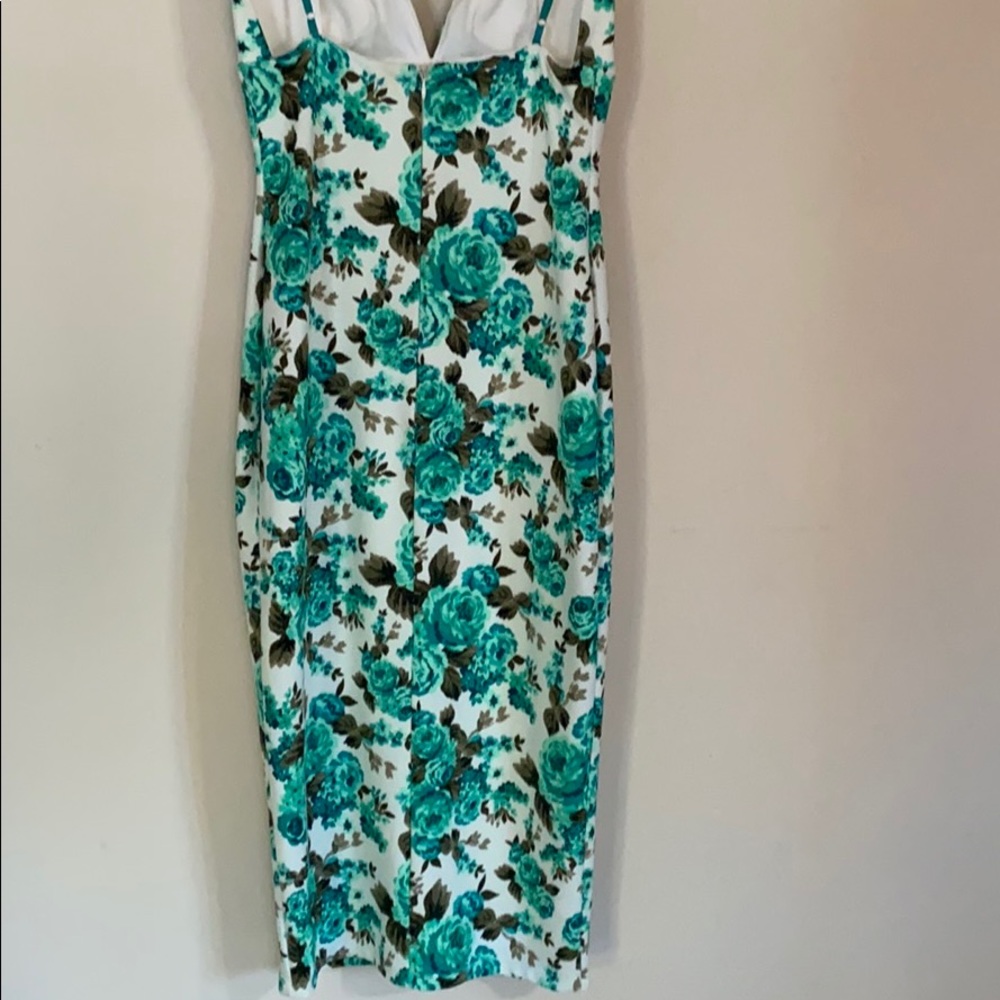 Floral Plunge Dress - Picture 5 of 7